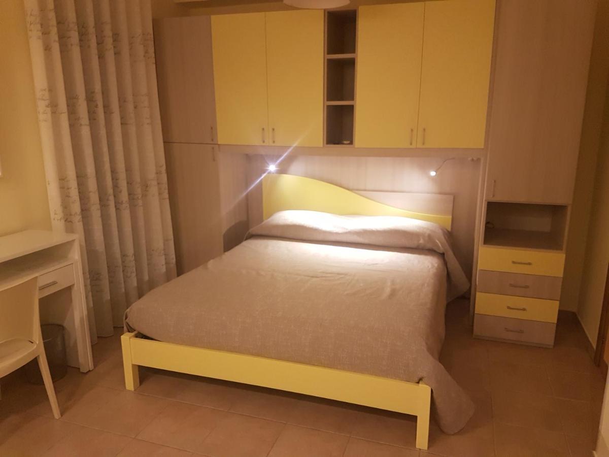 B&B Mary Grace Rossano Stazione Eksteriør bilde
