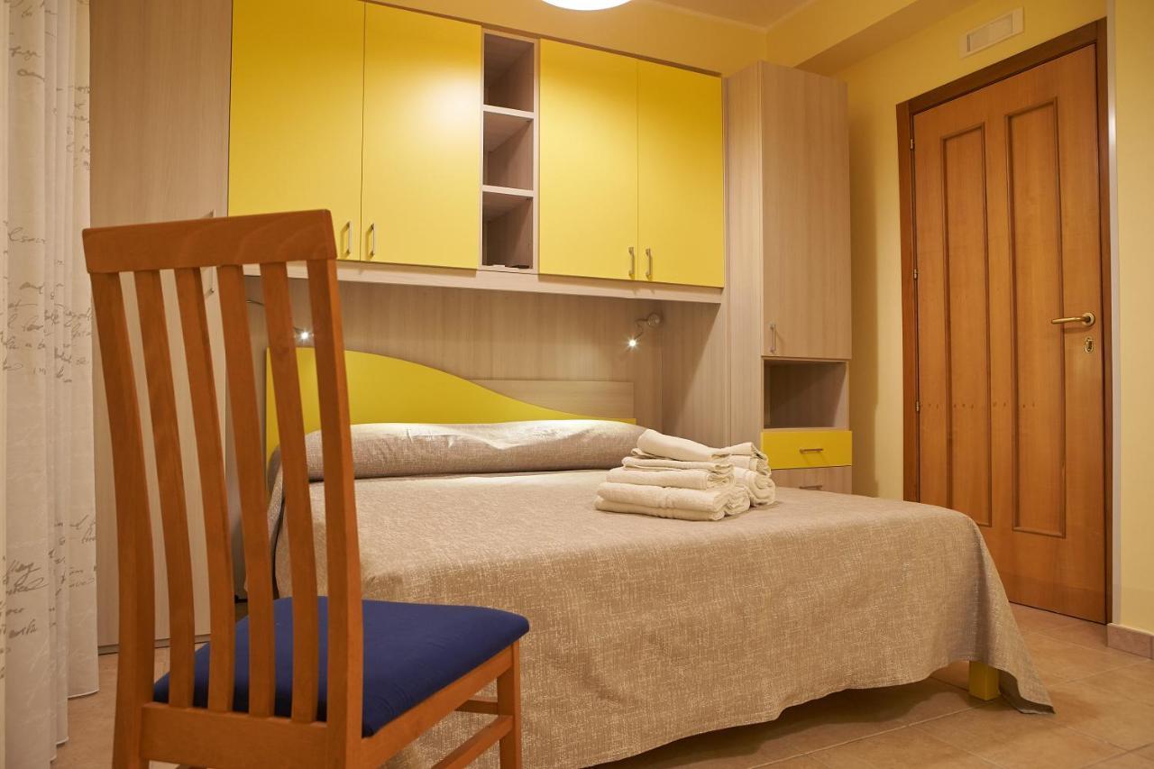 B&B Mary Grace Rossano Stazione Eksteriør bilde