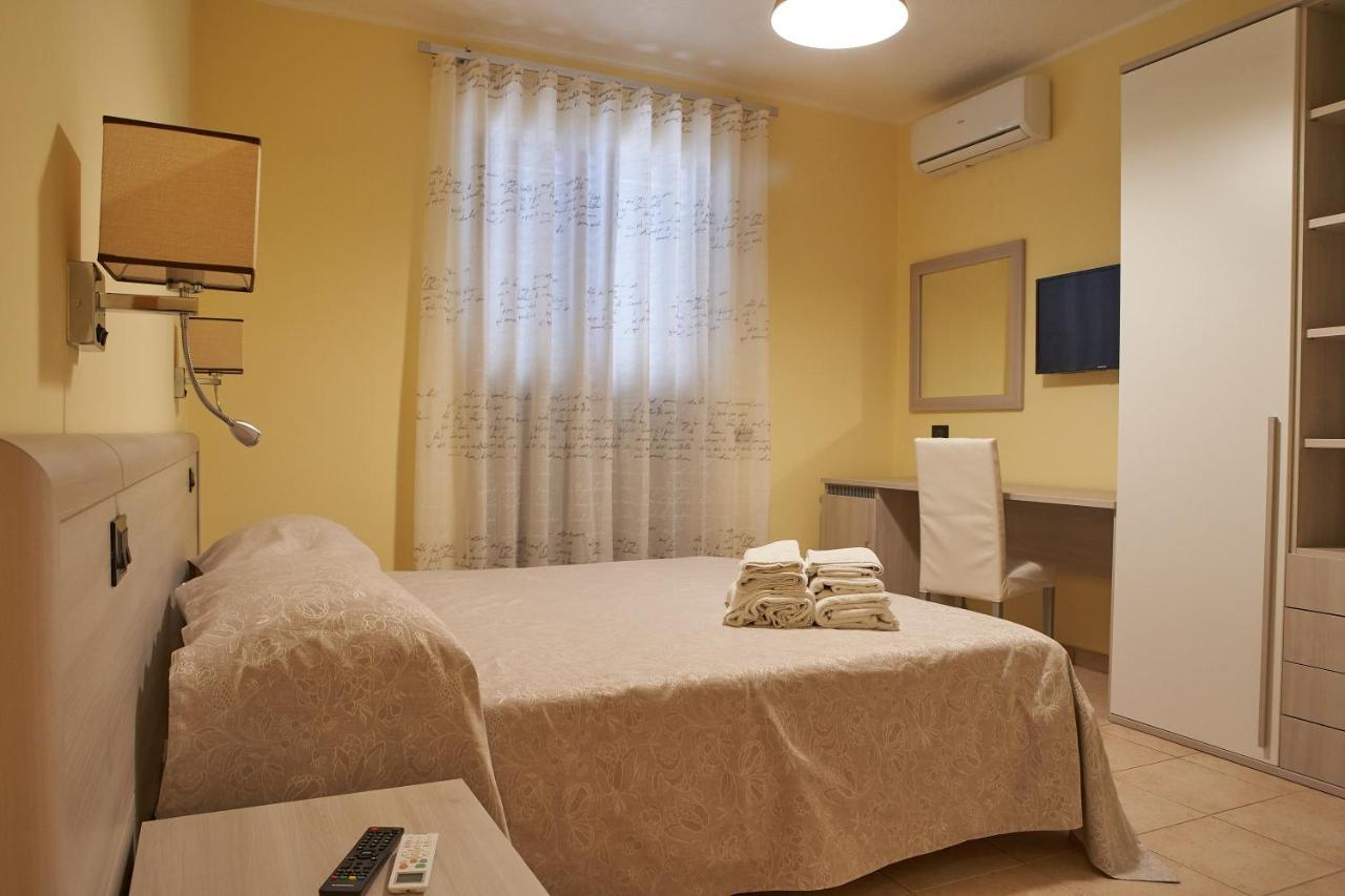B&B Mary Grace Rossano Stazione Eksteriør bilde