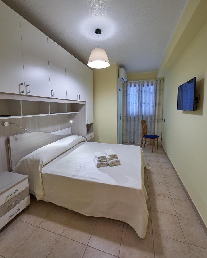 B&B Mary Grace Rossano Stazione Eksteriør bilde