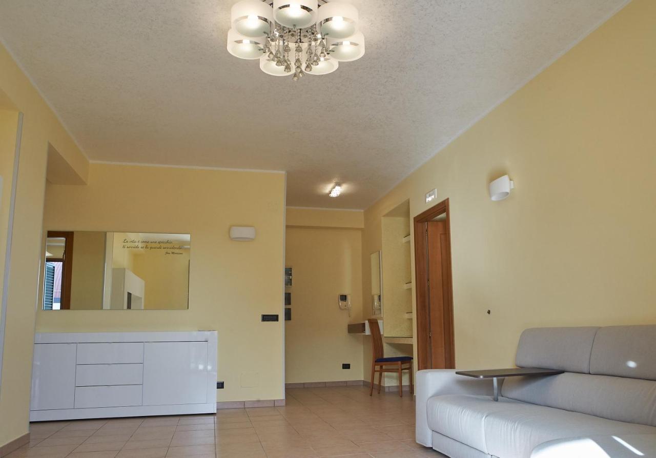 B&B Mary Grace Rossano Stazione Eksteriør bilde